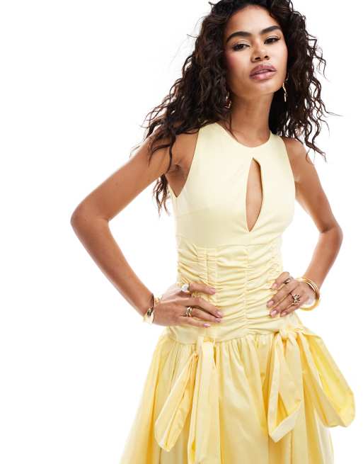 Amy Lynn - Bodhi - Midi jurk met boothals, uitsnijding en ballonrok in botergeel