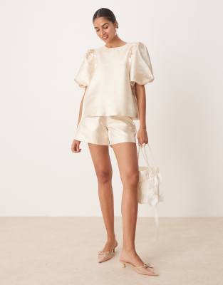 Amy Lynn High Shine A-line Tailored Shorts In Neutral