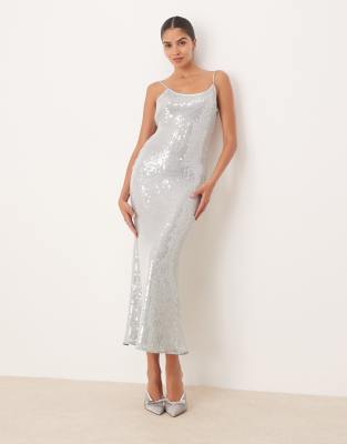 Amy Lynn - Maxikleid mit Paillettenbesatz in Grau und U-Ausschnitt