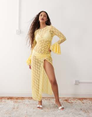 Amy Lynn - Midaxi-Kleid aus transparenter Spitze in Gelb mit gerafftem Schlitz