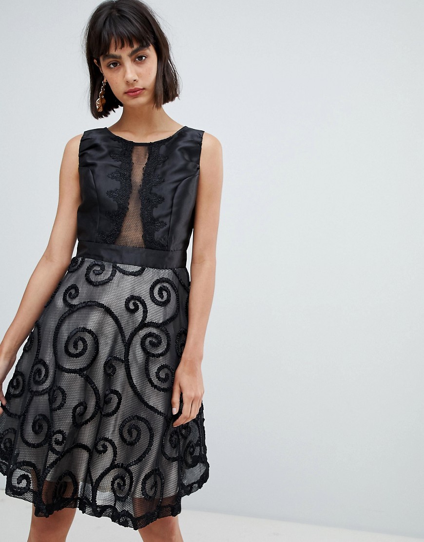 Amy Lynn Prom Dress With Brocade Detail-Black