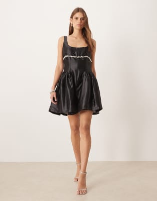 Robe babydoll courte et ornée de strass avec coutures marquées au niveau des hanches - Noir 36