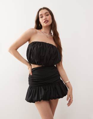 Amy Lynn Ruched Puffball Mini Skirt In Black