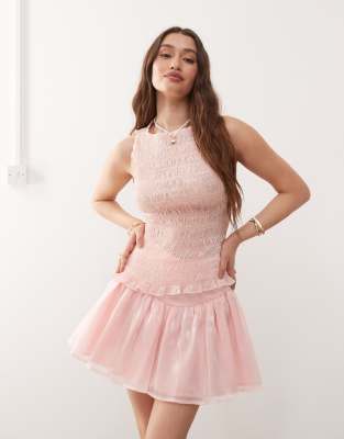 Amy Lynn - Sonya - Gesmoktes Oberteil in Rosa-Metallic aus Netzstoff, Kombiteil