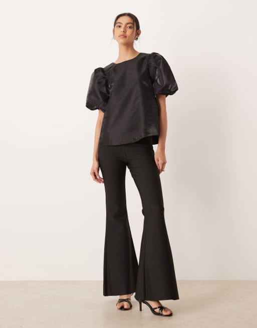 Amy Lynn – Stark glänzendes Multiway-Hängeroberteil in Schwarz mit Bindedetails, 4 von 4