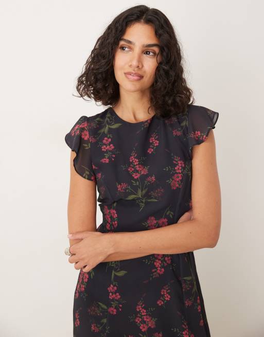 Anaya Floral flutter sleeve maxi dress in black, 3 of 4