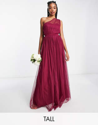 Anaya With Love Tall - Bridesmaid - Maxikleid aus Tüll in Pflaumenrot mit One-Shoulder-Träger