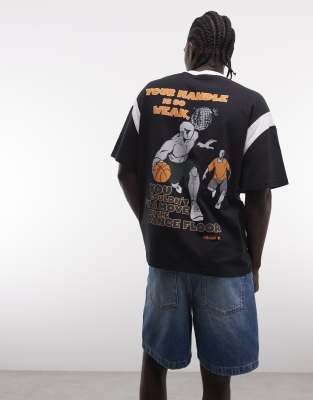 Oversize-T-Shirt in Schwarz mit Logo und Basketball-Rückenprint Schwarz L