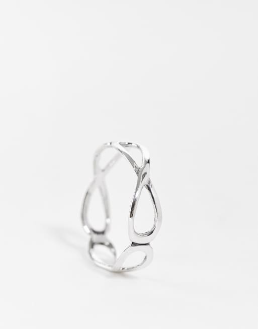 Anillo con de bucles calados de plata de ley de Kingsley Ryan Curve |
