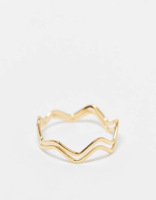 Anillo con diseño de ondas dobles chapado en oro de Kingsley Ryan