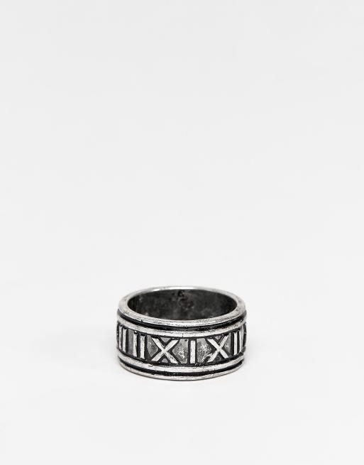 Anillo de banda en ton plateado pulido con diseño de números romanos de ASOS DESIGN, 2 de 4