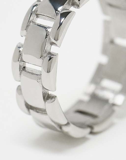 Anillo de banda plateado con diseño de cadena de acero inoxidable resistente al agua de ASOS DESIGN, 2 de 4