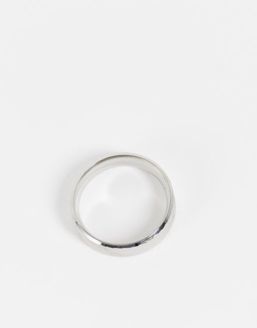 Anillo de banda plateado con diseño grabado horizontal de acero inoxidable resistente al agua de ASOS DESIGN   , 4 de 4
