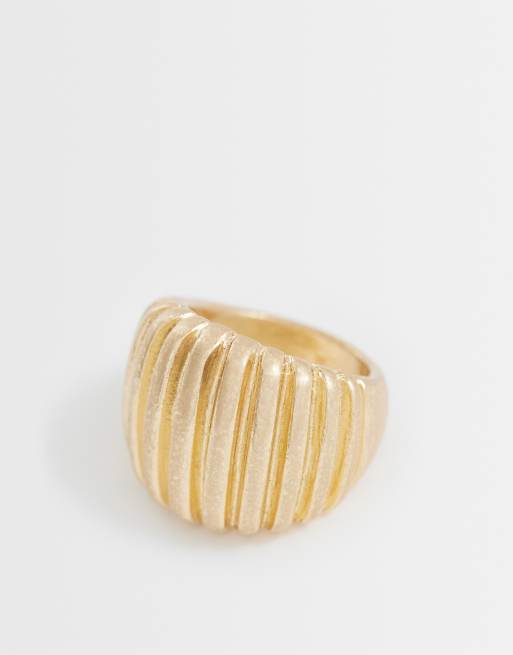 Anillo dorado cepillado grueso con detalles estriados de ASOS DESIGN, 3 de 3