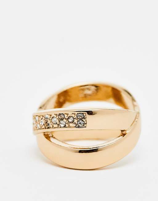 Anillo dorado con diseño cruzado y cristales de River Island, 4 de 4