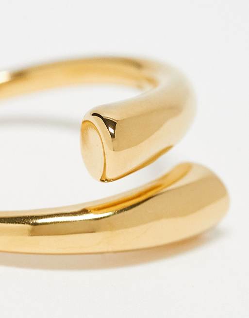 Anillo dorado con diseño envolvente de acero inoxidable resistente al agua de ASOS DESIGN, 4 de 4