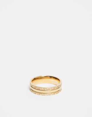 Anillo dorado con grecas griegas en los bordes de acero inoxidable resistente al agua de ASOS DESIGN