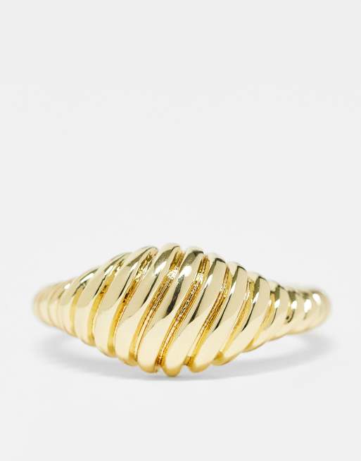 Anillo dorado texturizado y grueso chapado en oro de 18 quilates de Pieces, 2 de 4