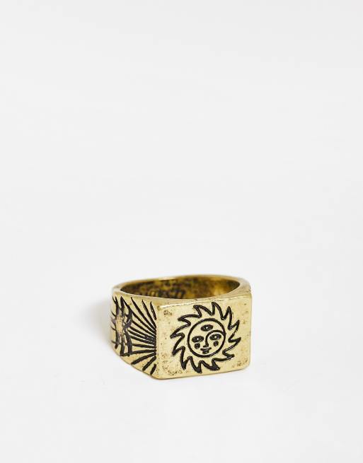 Anillo dorado tipo sello con diseño de sol de Classics 77