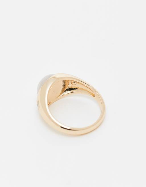 Anillo dorado tipo sello con piedra de luna semipreciosa de ASOS DESIGN   , 3 de 3