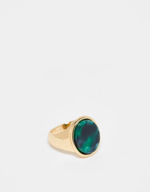 Anillo dorado tipo sello con piedra verde de resina de Faded Future