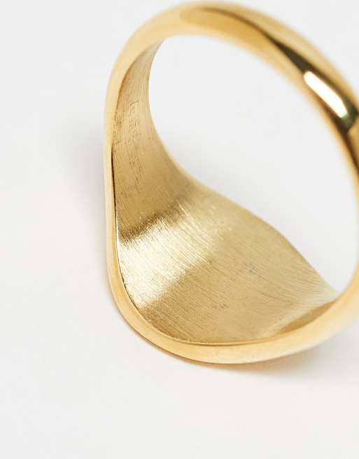 Anillo dorado tipo sello de acero inoxidable resistente al agua de ASOS DESIGN, 4 de 4