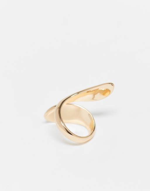 Anillo dorado unisex con diseño envolvente de Reclaimed Vintage, 3 de 3