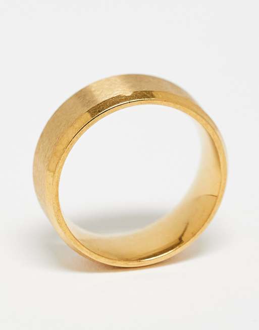 Anillo mate de banda chapado en oro de 18 quilates con bordes en ángulo de Lost Souls, 3 de 3