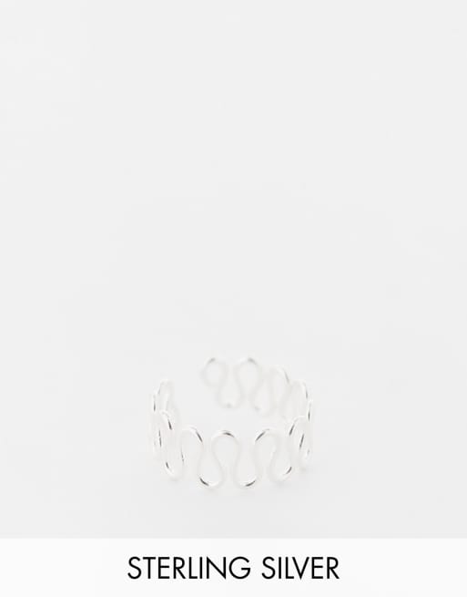 Anillo para el dedo del pie con diseño ondulado de plata de ley de Kingsley Ryan
