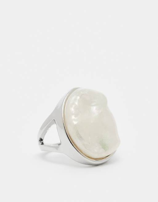 Anillo plateado con detalle extragrande de nácar de imitación de Reclaimed Vintage