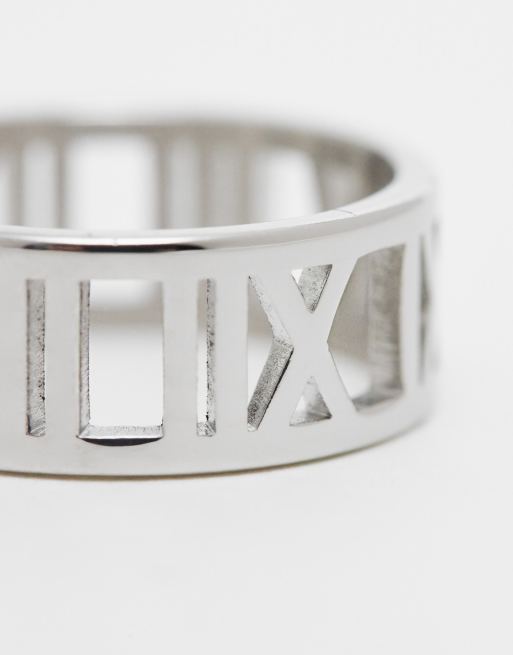 Anillo plateado con diseño de números romanos de acero inoxidable resistente al agua de ASOS DESIGN, 3 de 4