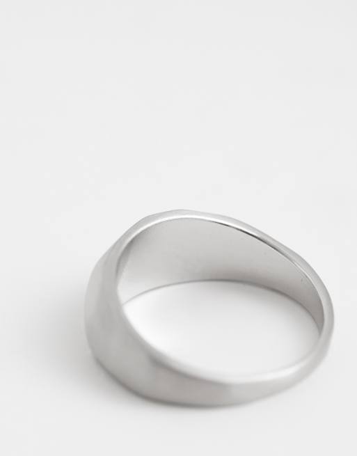 Anillo plateado con diseño geométrico facetado de ASOS DESIGN, 2 de 3