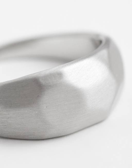 Anillo plateado con diseño geométrico facetado de ASOS DESIGN, 3 de 3