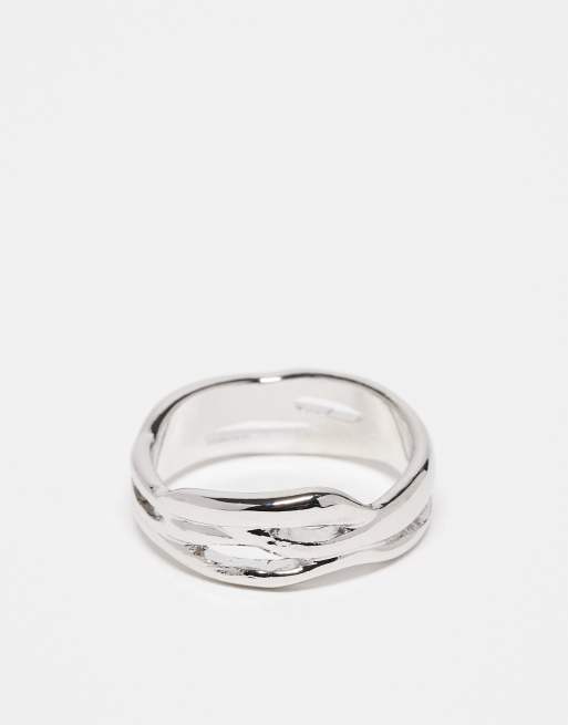 Anillo plateado con diseño retorcido de ASOS DESIGN