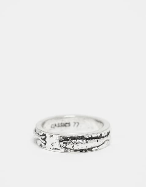 Anillo plateado de banda con diseño grabado de pez de Classics 77 - view 1