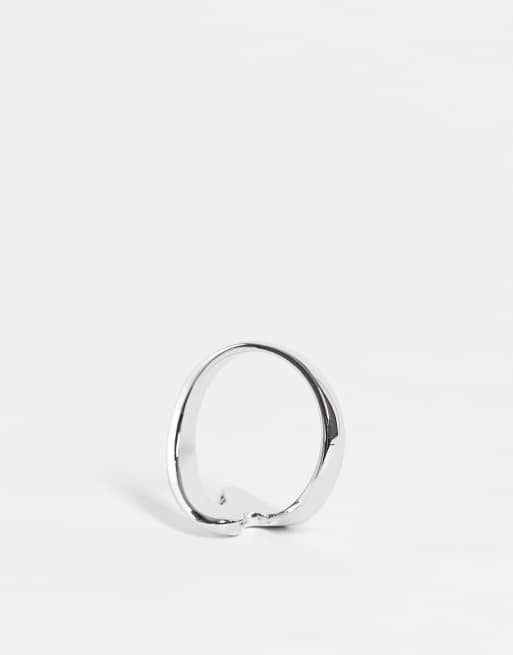 Anillo plateado para el pulgar con diseño de garabato de ASOS DESIGN Curve, 4 de 4