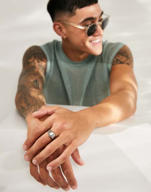 Anillo plateado pulido tipo sello hexagonal de acero inoxidable resistente al agua de ASOS DESIGN