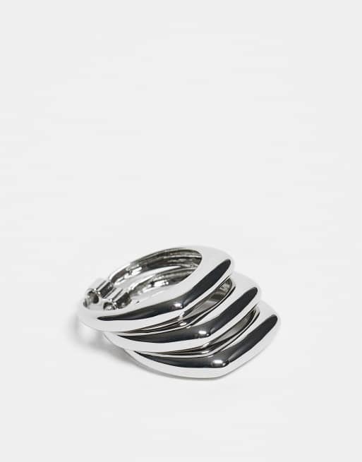 Anillo plateado tipo sello con diseño apilable y bordes cuadrados de ASOS DESIGN