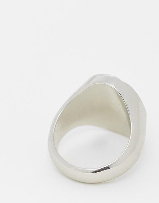 Anillo plateado tipo sello ovalado con diseño de rayos grabados de ASOS DESIGN, 3 de 4