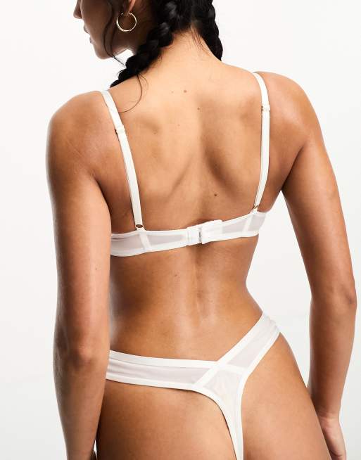 Ann Summers - Bruidskleding - Icon - Voorgevormde diepuitgesneden bh van kant en mesh in wit, 2 van 4
