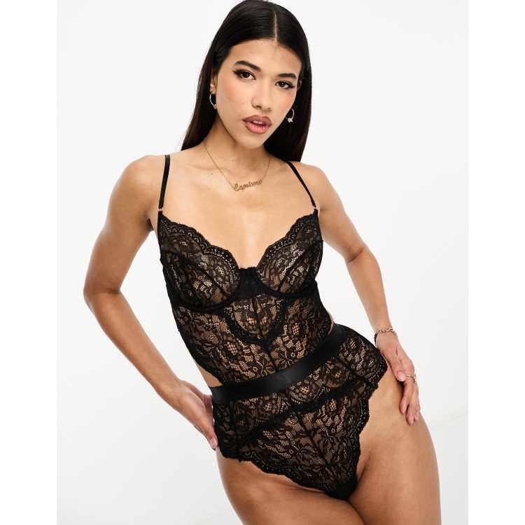 Ann Summers – Hold Me Tight – Bodysuit aus Spitze mit Bügeln in Schwarz