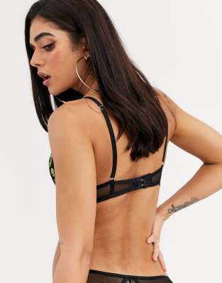 reggiseno con scollo profondo