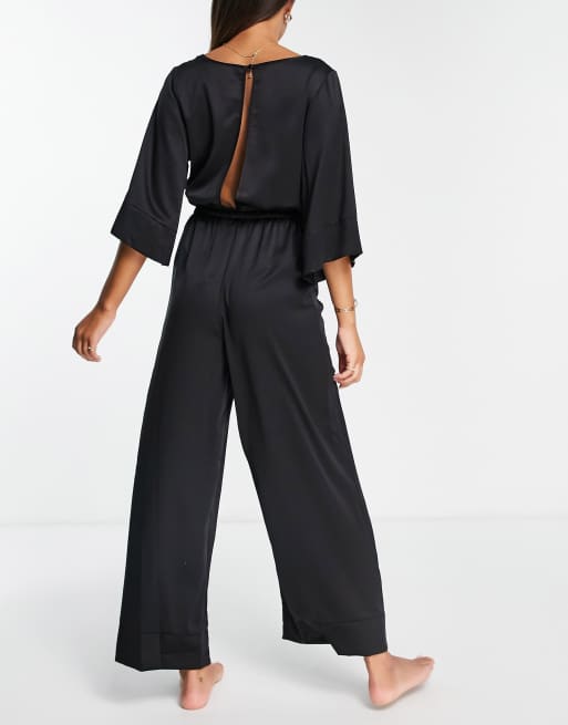 Ann Summers Jumpsuit aus Satin in Schwarz ASOS