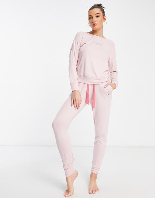 Ann Summers – Różowy zestaw odzieży domowej z napisem