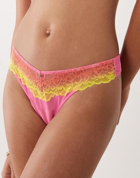 Ann Summers – Sexy Lace – Różowy koronkowy zestaw z efektem ombre: wyściełany biustonosz z głębokim dekoltem i stringi - view 1
