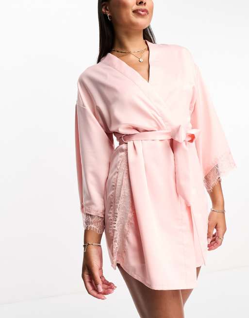 Ann Summers - Vestaglia in raso rosa con ricamo "Bridesmaid" e dettaglio in pizzo , 2 di 4