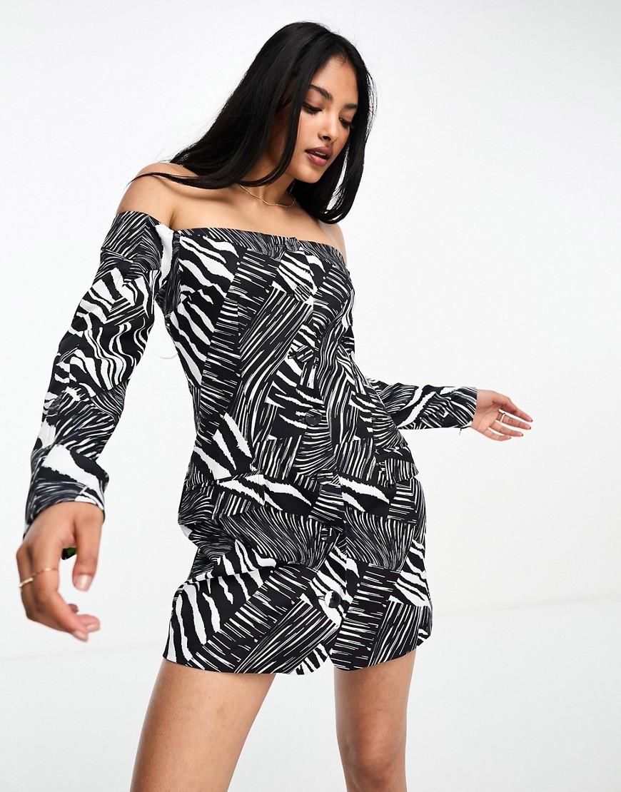 Annorlunda Digital Zebra Buckle Detail Blazer Dress In Black