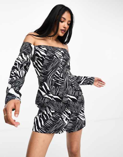 Annorlunda digital zebra buckle detail blazer dress in black