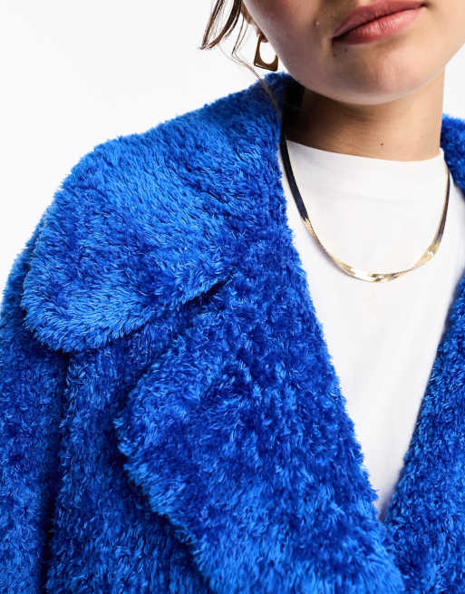 Annorlunda fluffy oversized curved collar tassel edge coat in cobalt blue, 3 of 4