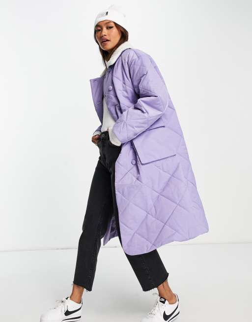 Annorlunda - Manteau matelassé mi-long en imitation peau de mouton avec col contrastant